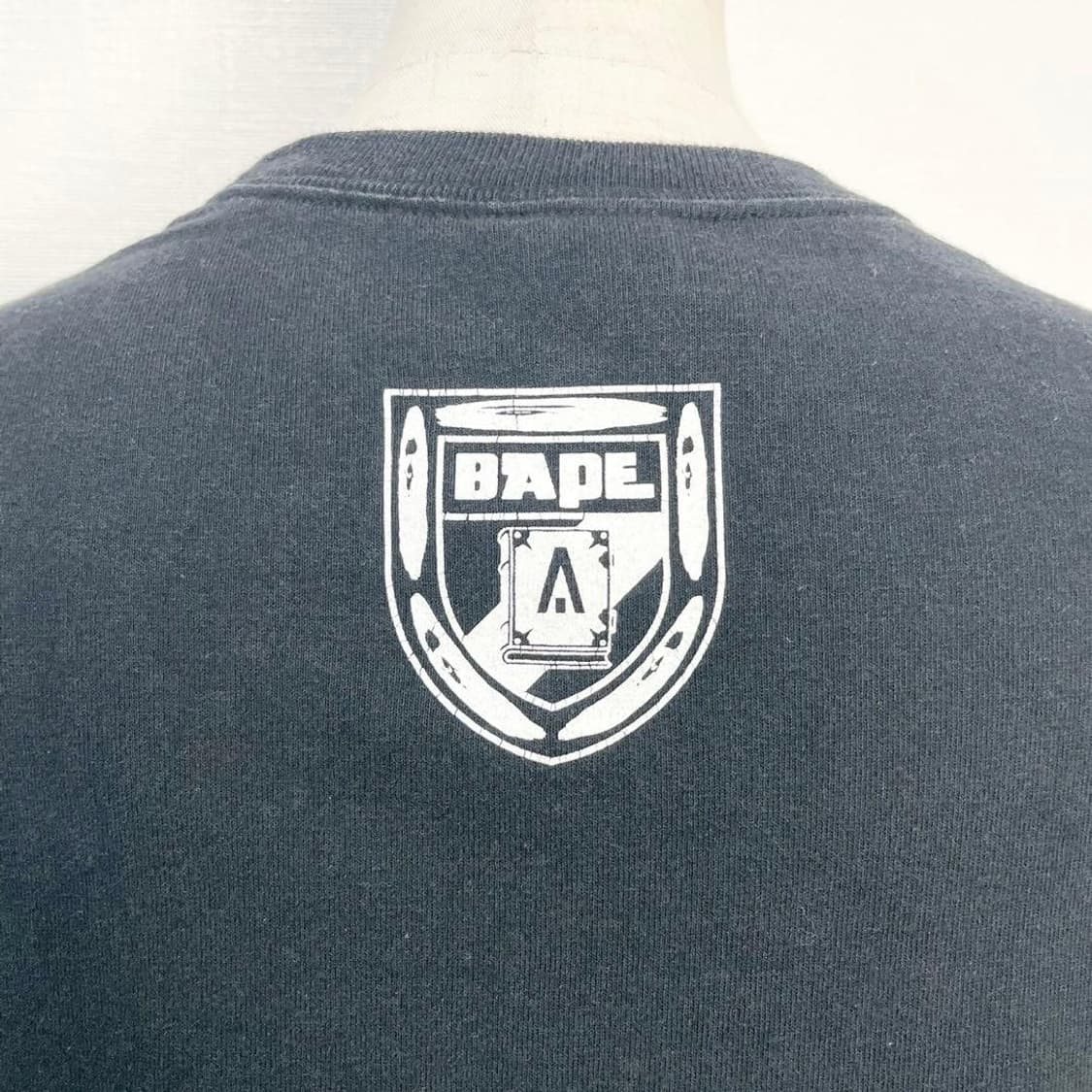  베이프 클래식 베이비 마일로 플래그 티셔츠 블랙 상품이미지6