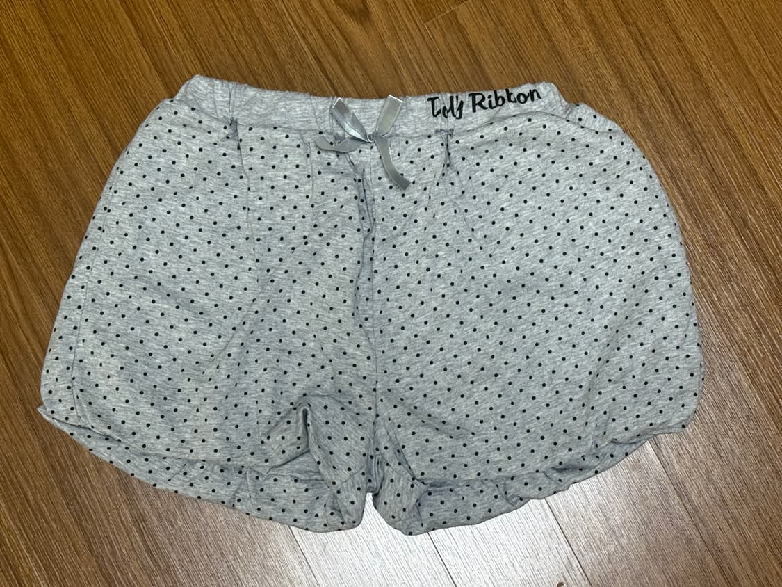 돌리 리본 도트 그레이 숏팬츠 상품이미지1