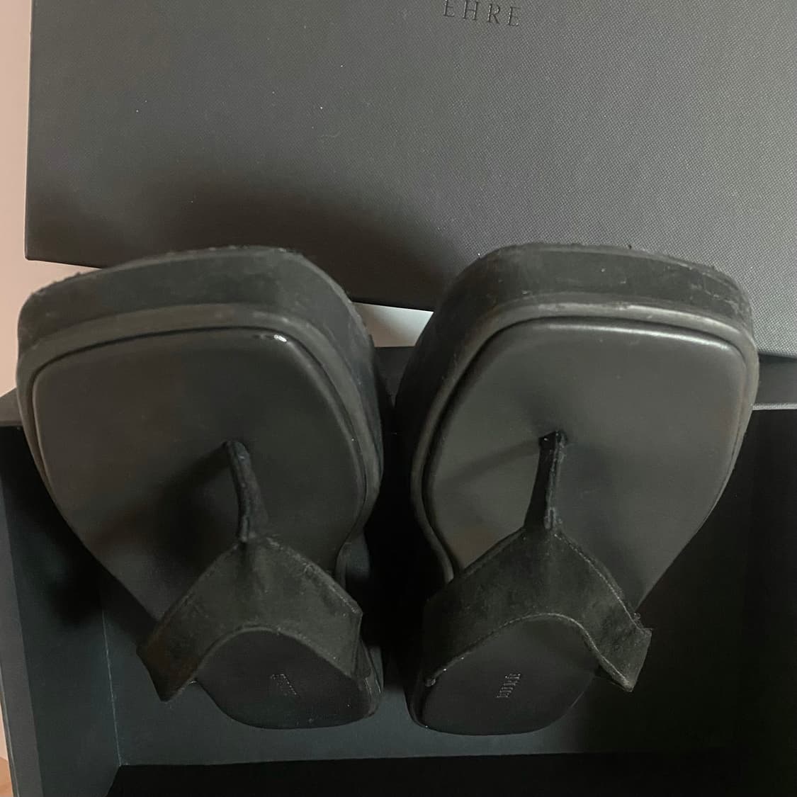 에레 스웨이드 플립플롭 Ehre suede flip-flops 상품이미지3