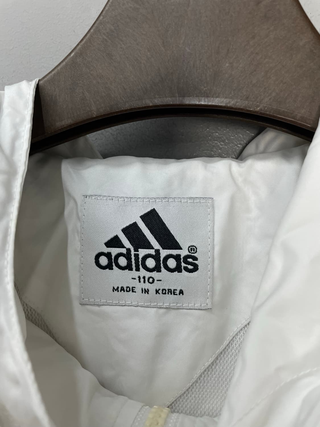 아디다스 화이트 바람막이 H592 상품이미지4
