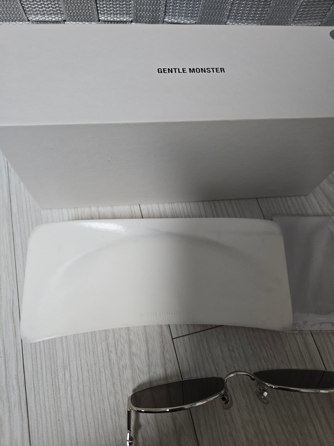 젠틀몬스터 모네타 02 선글라스  상품이미지7