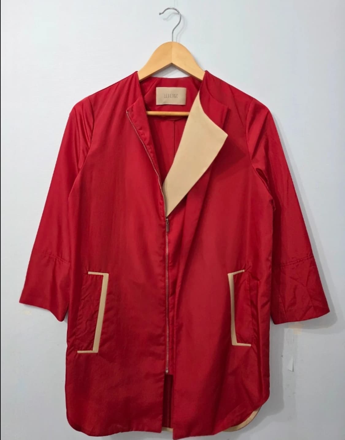 르베이지 폴리에스터 레드 코트~66 상품이미지2