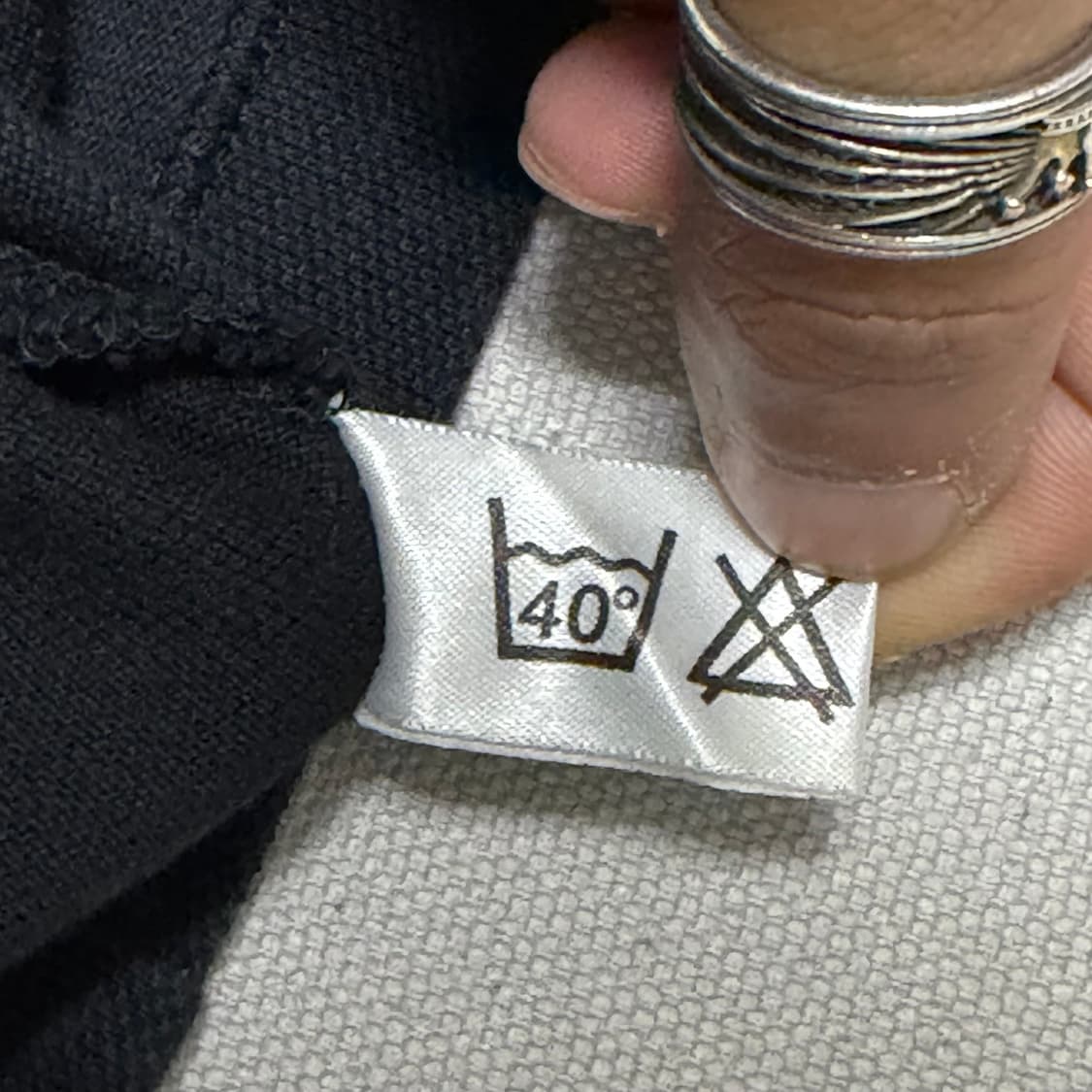 M 버버리 블랙 포켓 카라 반팔티 상품이미지5