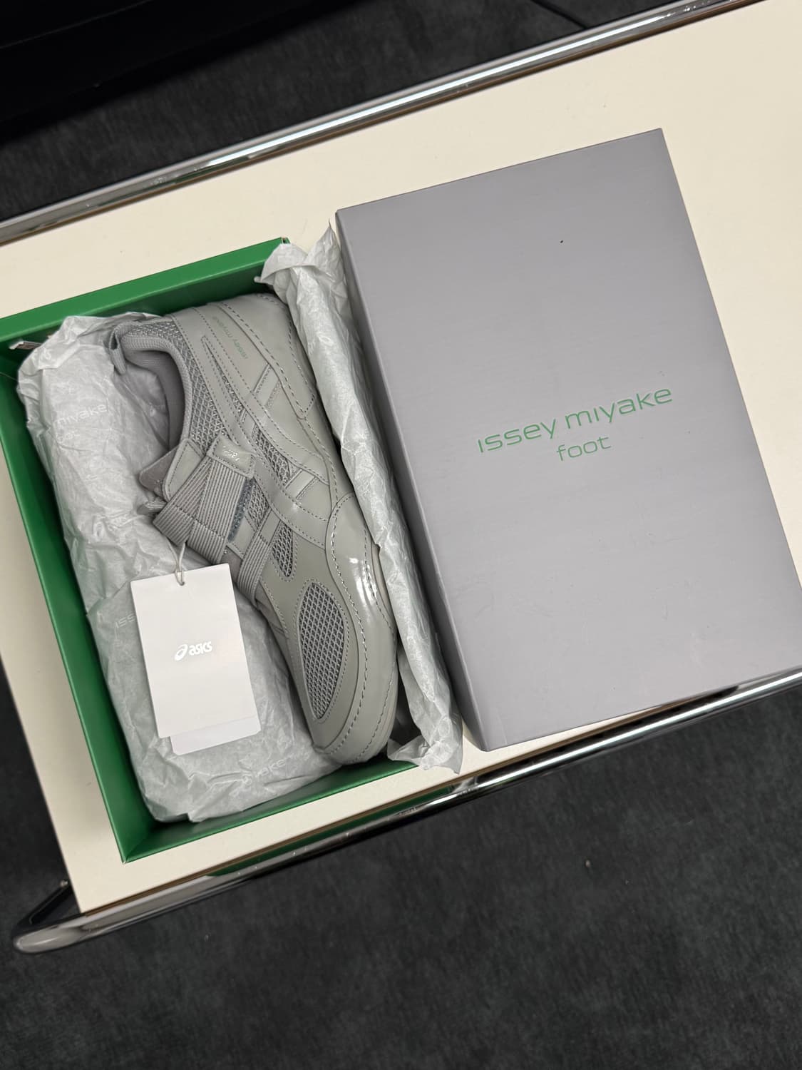 이세이미야케 x 아식스 상품이미지1