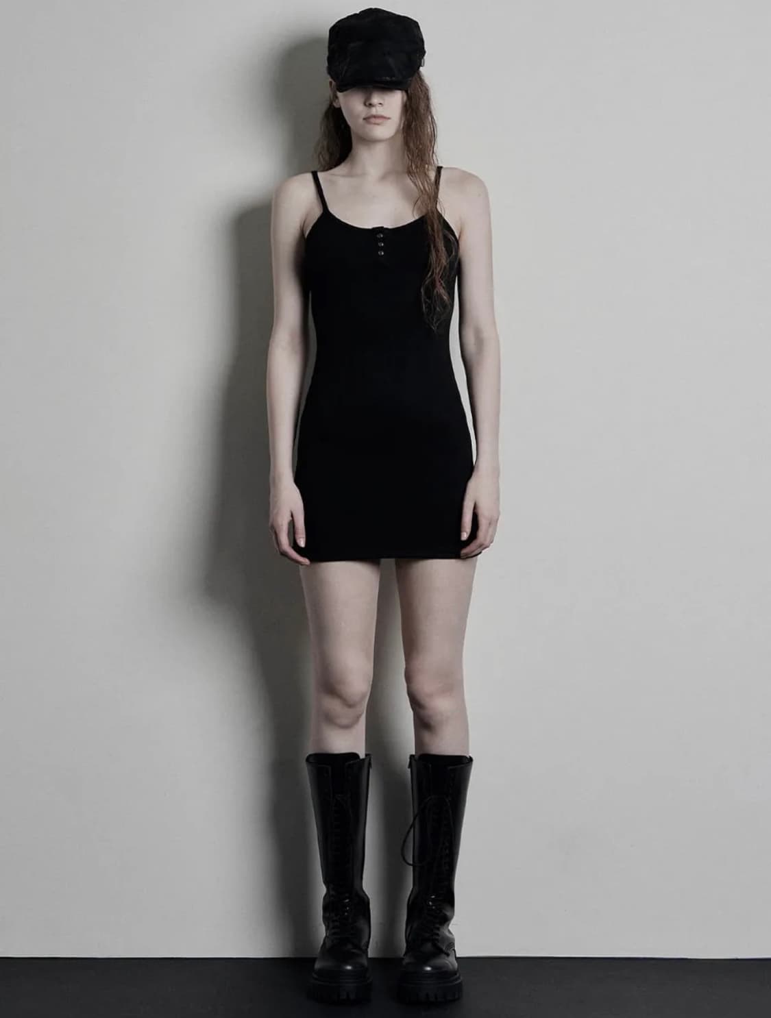 보헤미안서울 BUTTON SLEEVELESS DRESS, BLACK 상품이미지1