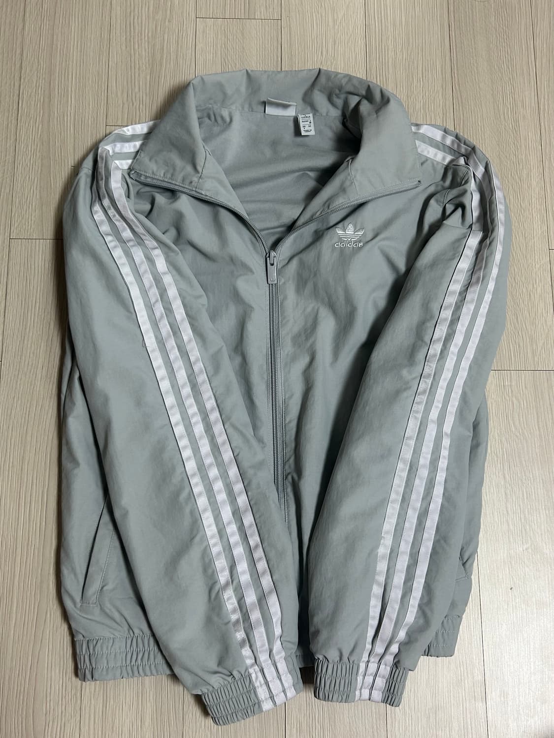 아디다스 그레이 s 상품이미지1