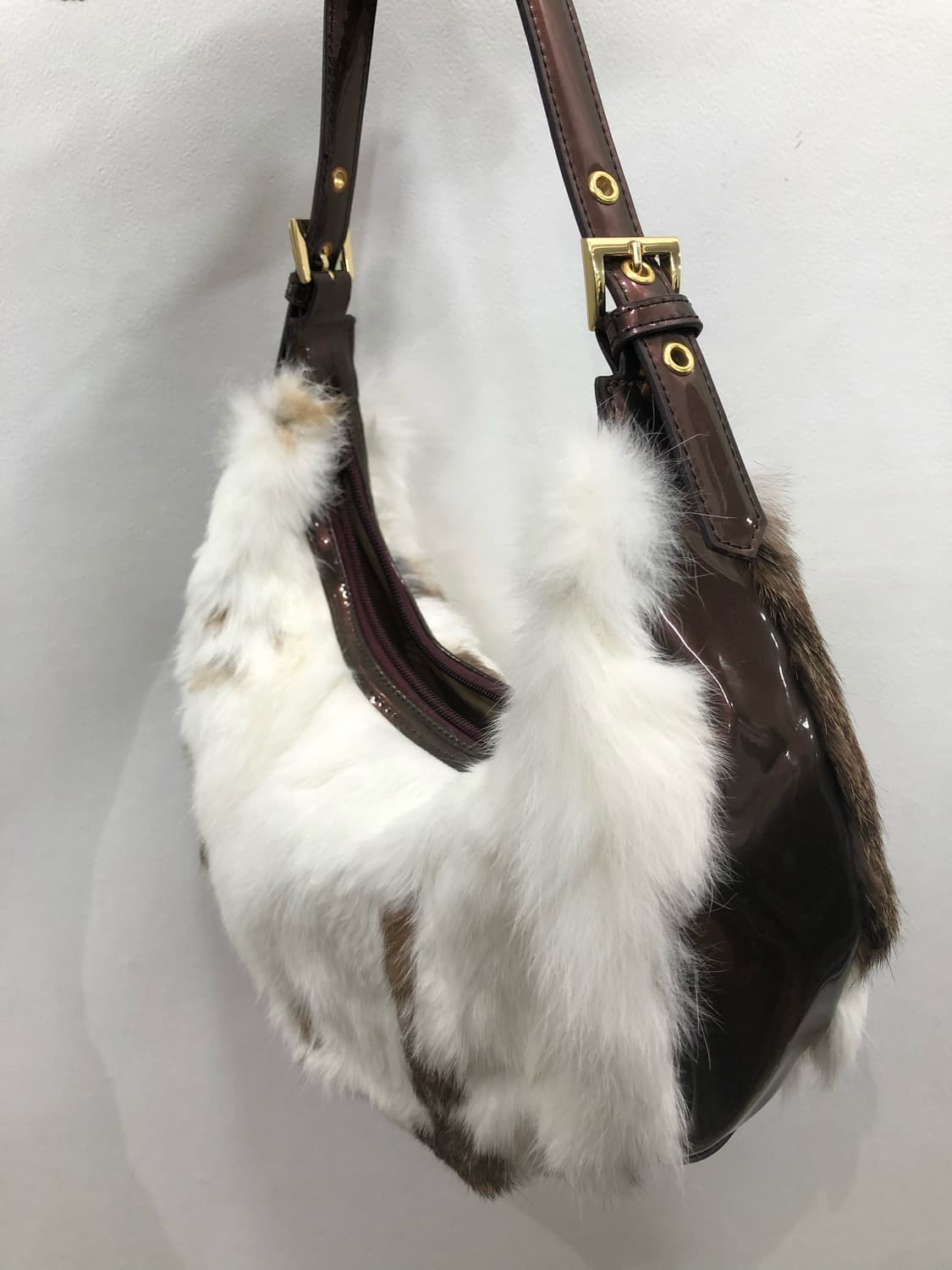 white brown real fur hobo bag 상품이미지3