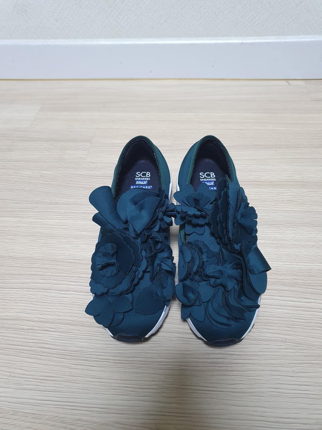 슈콤마보니 플라워 스니커즈 240 상품이미지3