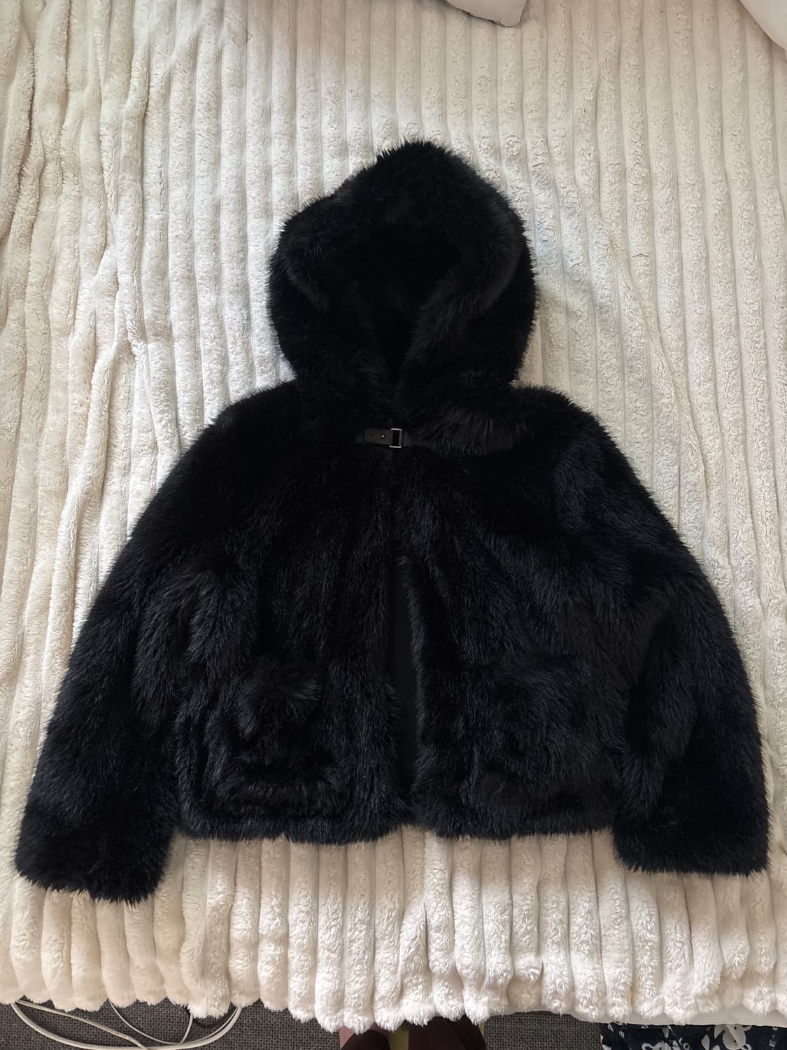 나비버스 Big Hoodie Fur Jacket 상품이미지1