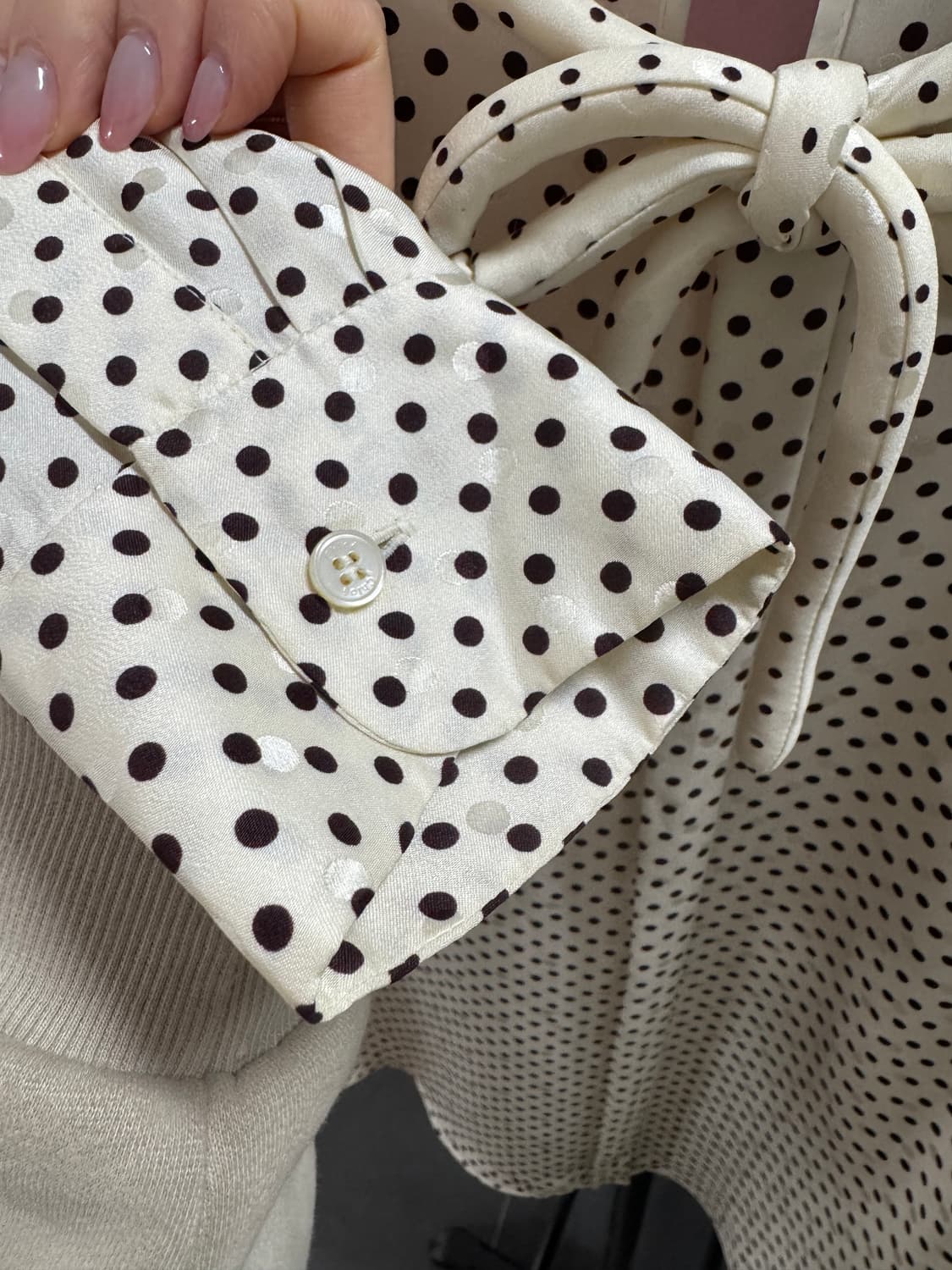 끌로에 리본 블라우스  상품이미지4