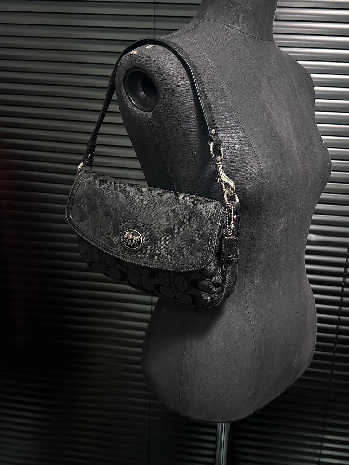 코치 캔버스 블랙 시그니처 로고 미니백 숄더백 가죽 토드백 핸드백 명품 상품이미지1