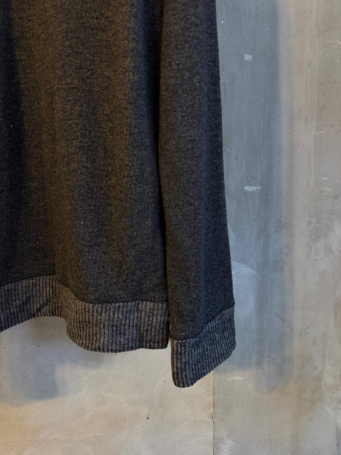 아르마니 꼴레지오니 짚업 니트 105 상품이미지6