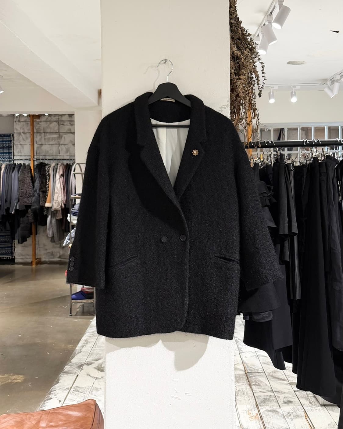 라르디니 블랙 시그니처 플라워 브로치 부클레 코트 상품이미지1