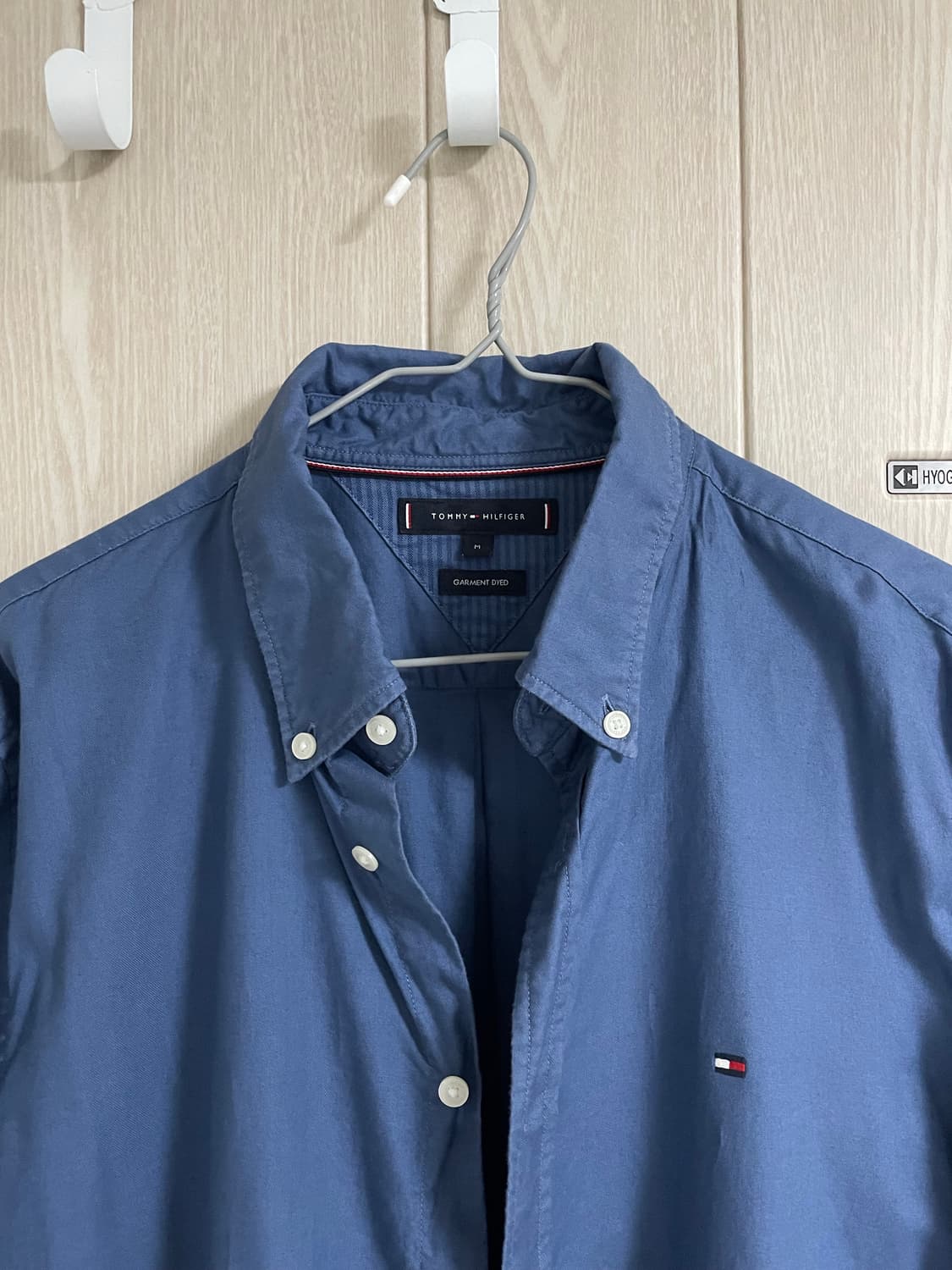 [M]타미힐피거 가먼트다이 셔츠 블루 상품이미지3