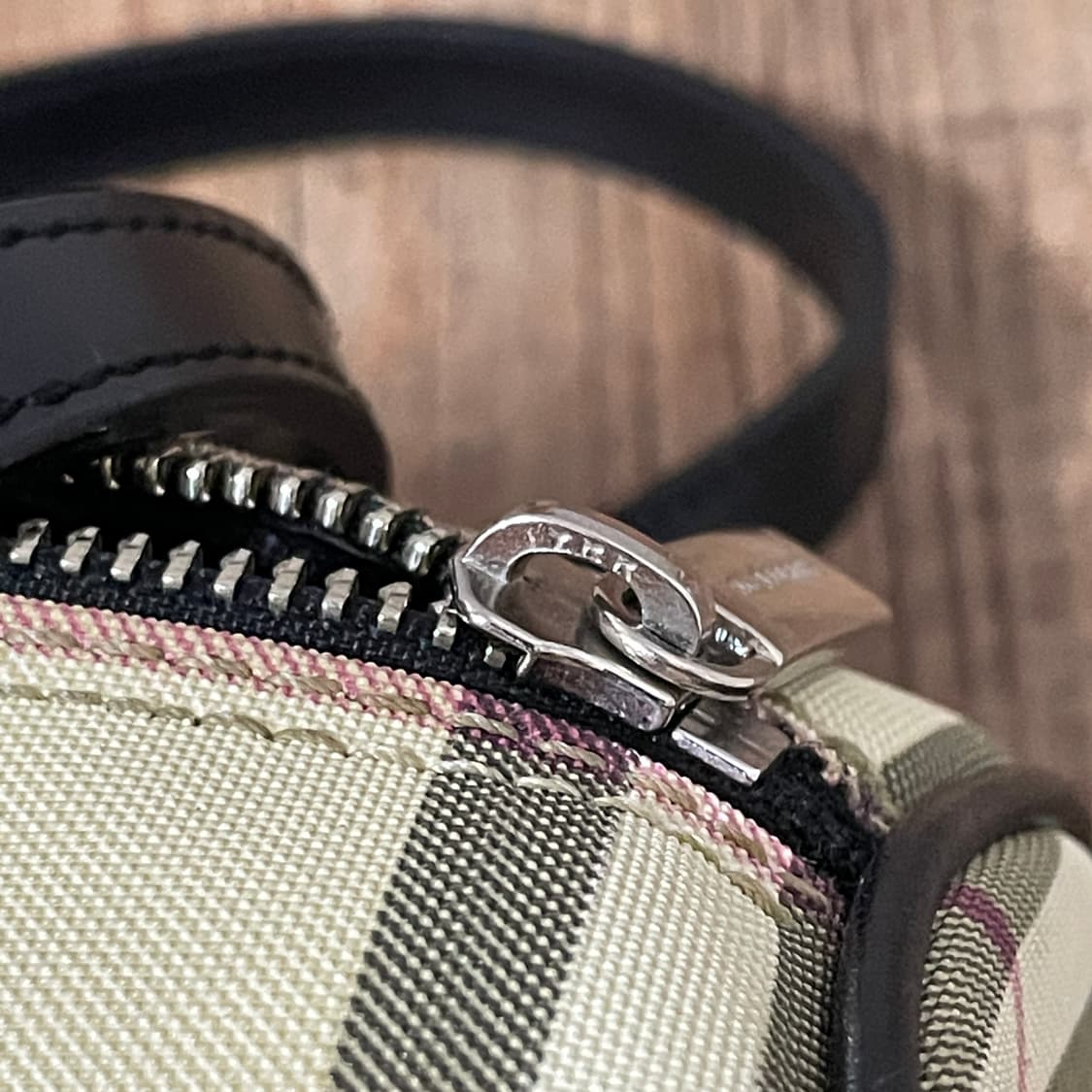 버버리 원통 노바체크 백 상품이미지7