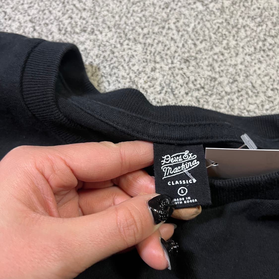 데우스 엑스 마키나 서울 빅로고 롱슬리브 티셔츠 상품이미지4