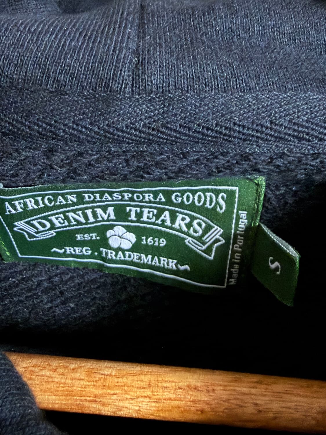 데님티어스 racism 후드 블랙 상품이미지3