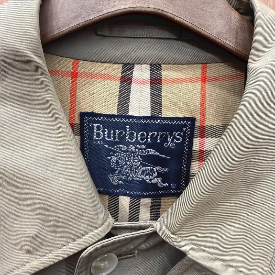 버버리 코튼 싱글 롱 코트 히든 버튼업 디테일 레귤러핏 베이지 상품이미지6