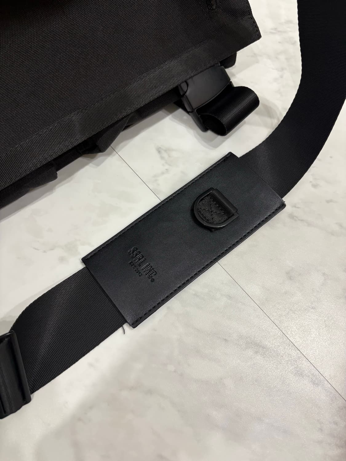 ssrl dual pocket messenger bag 상품이미지4