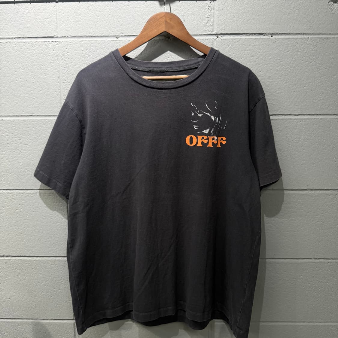 오프화이트 베이지 프린팅 반팔티 상품이미지3