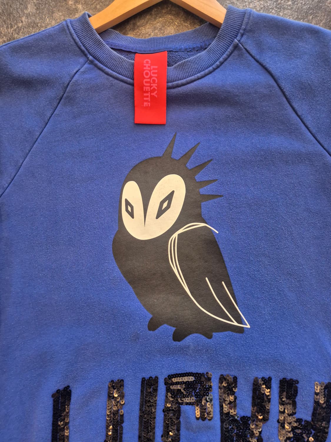 럭키슈에뜨(Lucky Chouette) 브랜드 LUCKY' 시퀸 맨투맨 상품이미지4