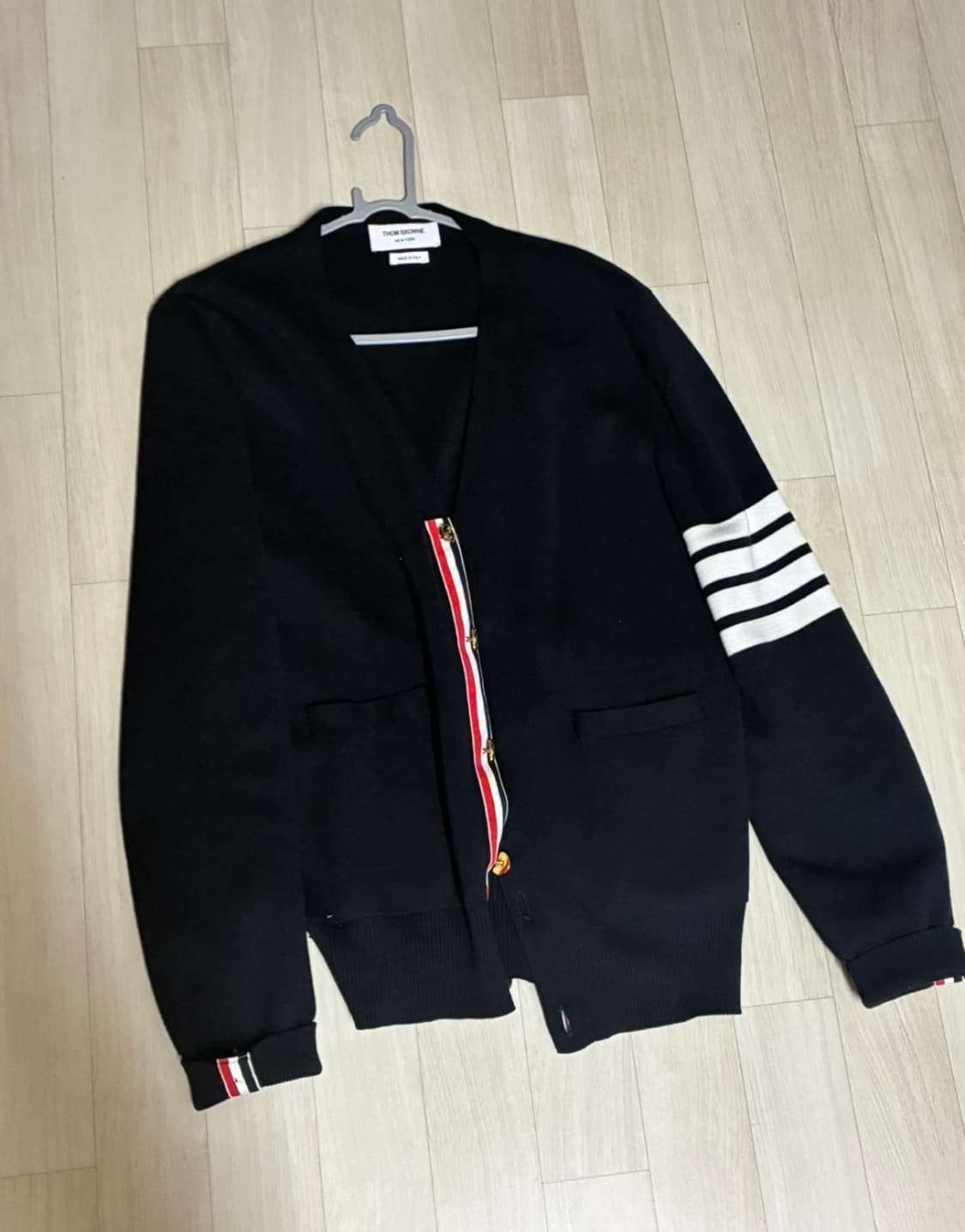 톰브라운 가디건 상품이미지1