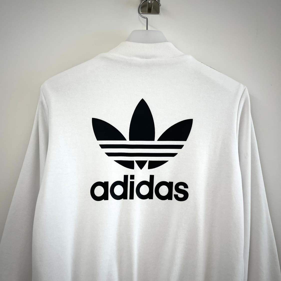 아디다스 백로고 검흰 화이트 봄버 자켓 상품이미지5