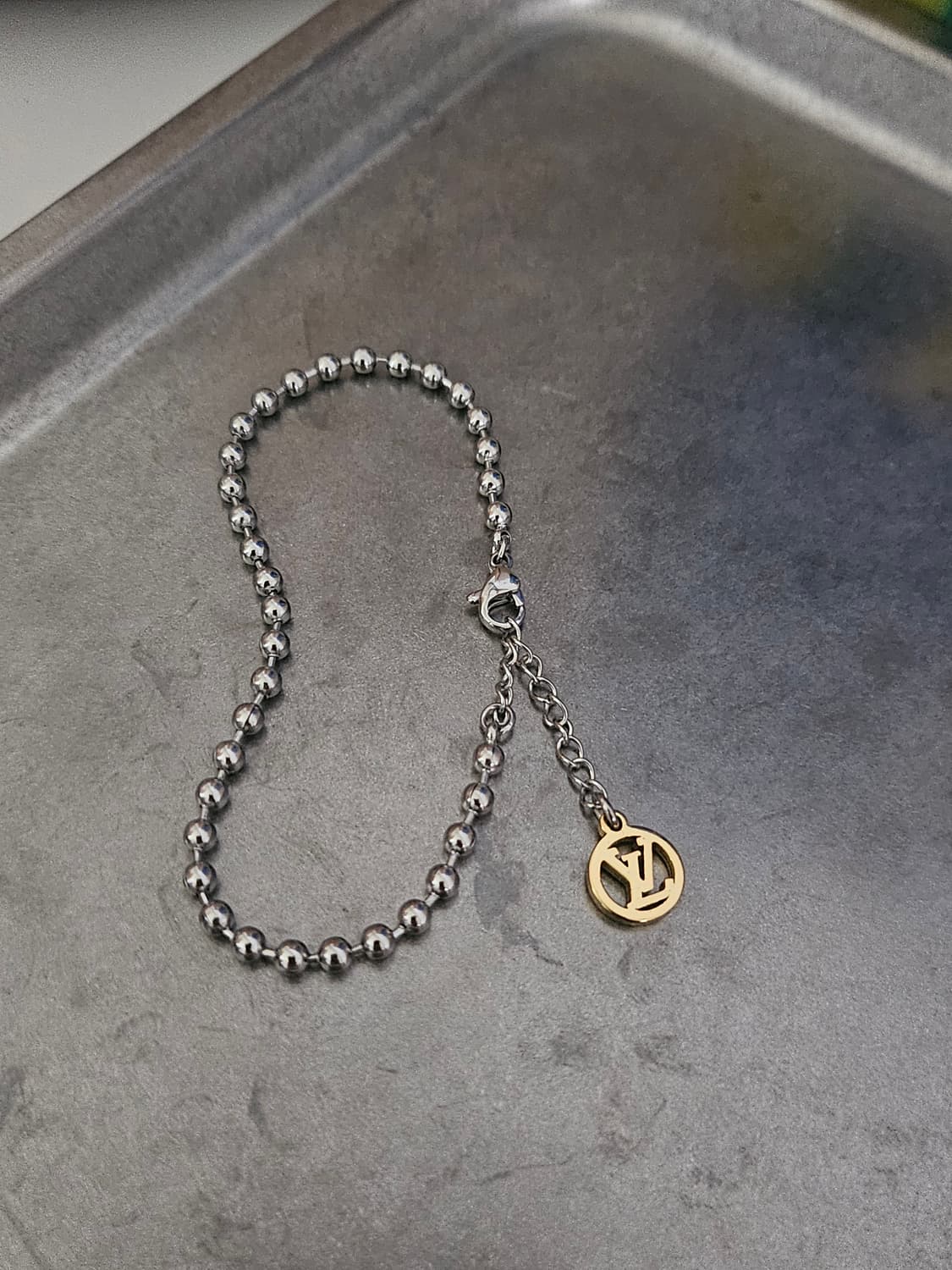 82 루이비통 정품 빈티지 업사이클링 팔찌 써지컬 상품이미지1