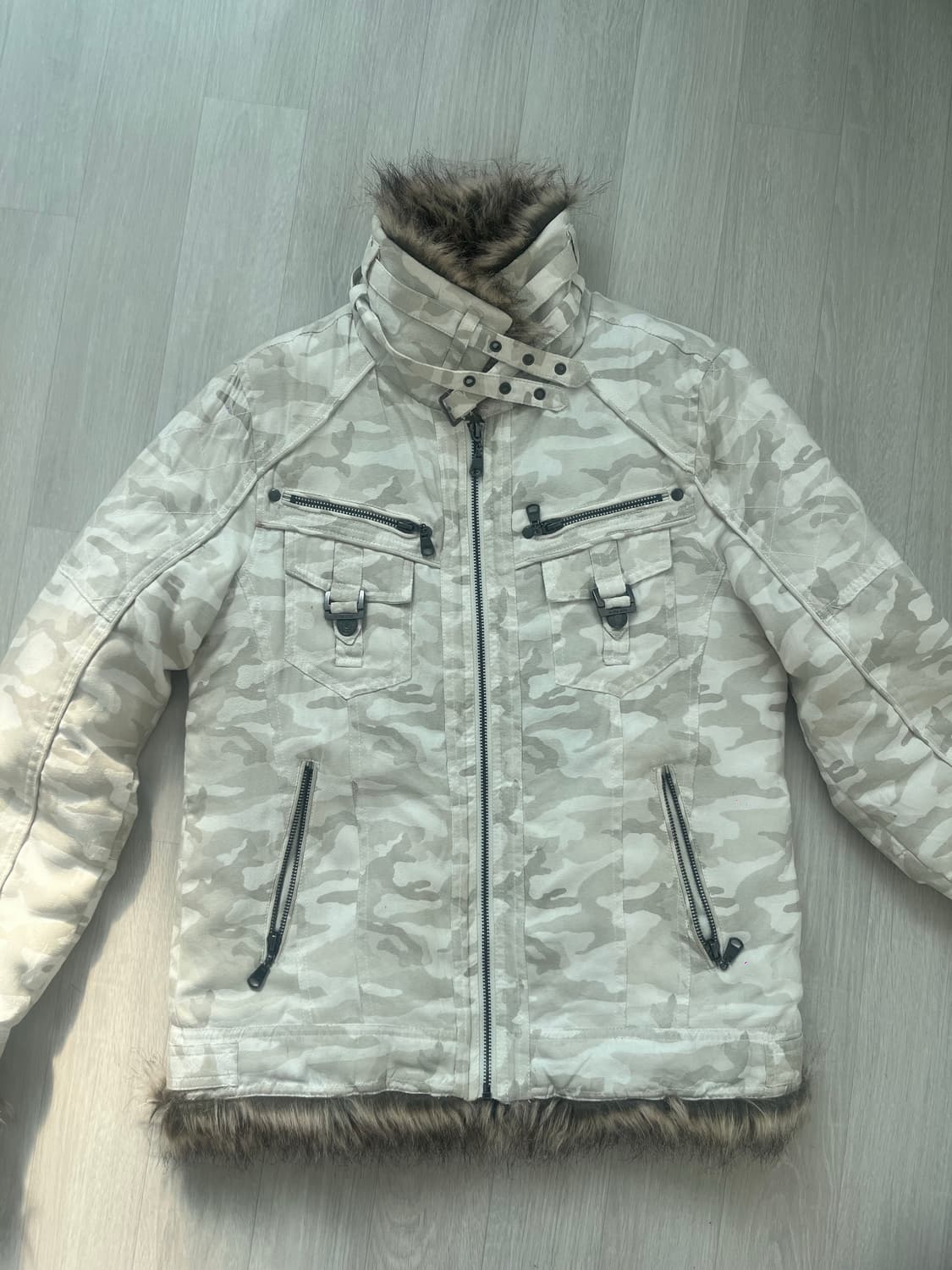 In The Attic fur collar jacket 상품이미지3