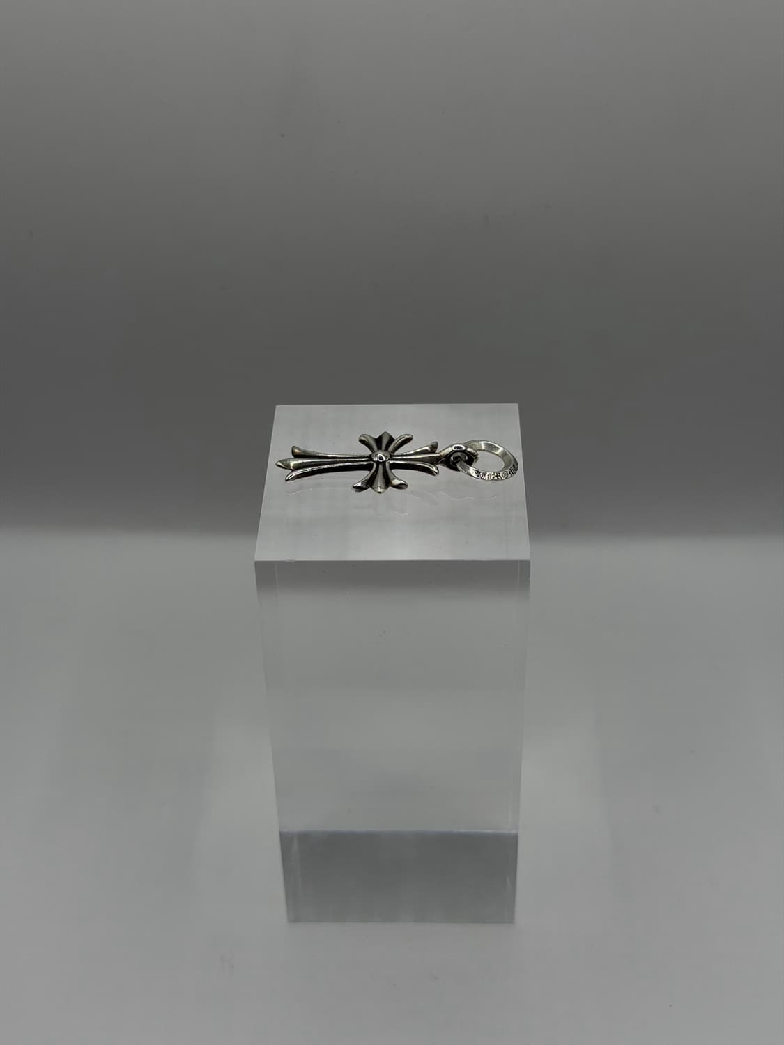 크롬하츠 목걸이 판매합니다. [ 타이니 CH 크로스 펜던트 참 ] 상품이미지2