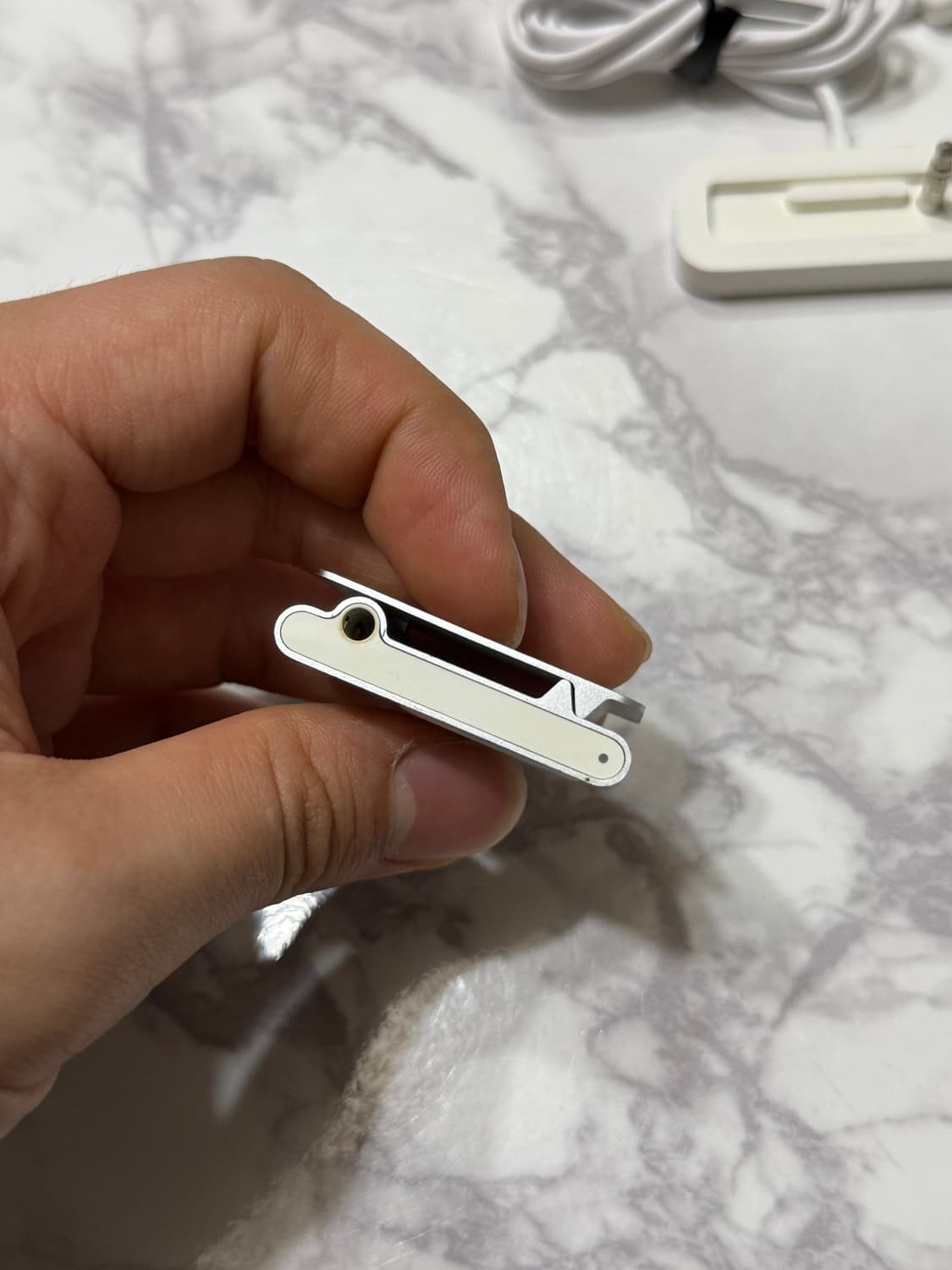 애플 아이팟 셔플 실버2 + 충전케이블 상품이미지5