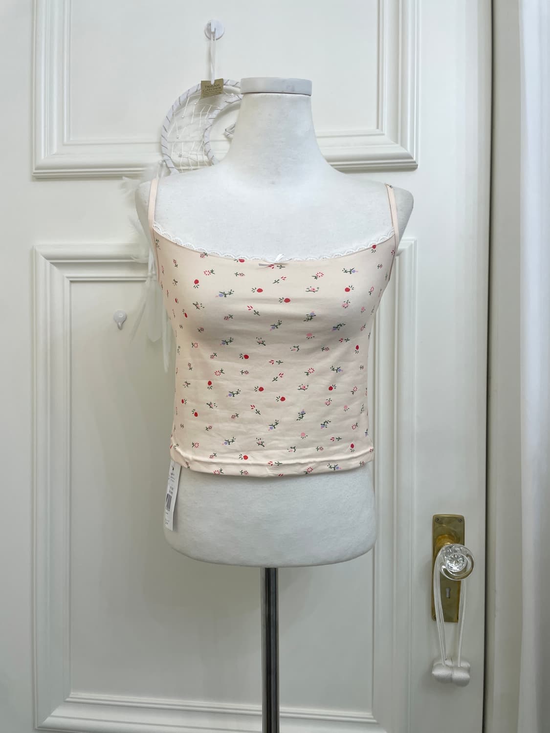 sheer coral lace point crop sleeveless 상품이미지1