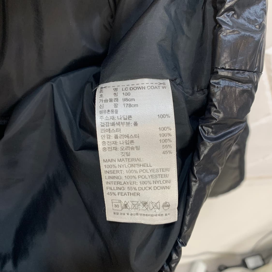 아디다스 덕다운 올블랙 투웨이 유광 패딩 점퍼 상품이미지6