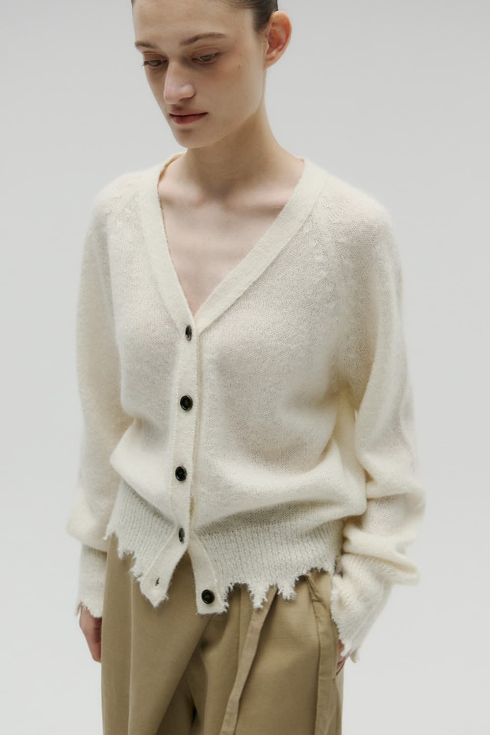 솔티페블 모헤어 디스트로이드 가디건  상품이미지1