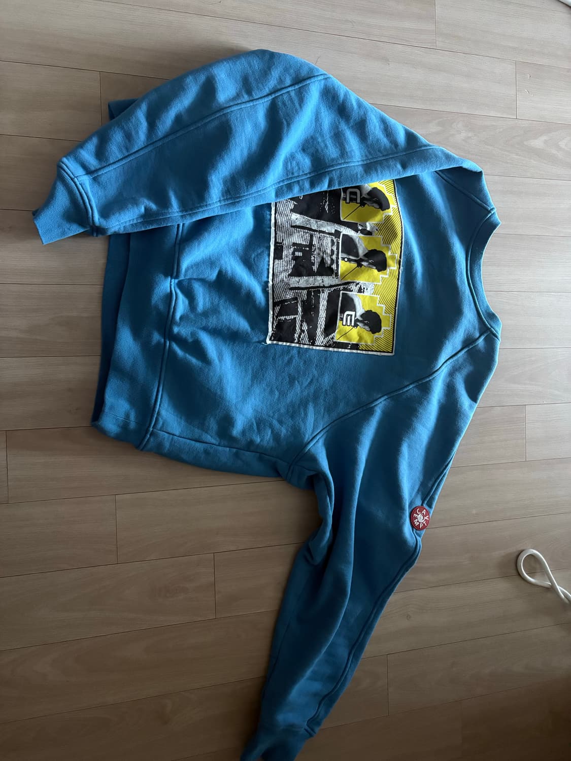 카브엠트 2024 스웻셔츠 상품이미지1