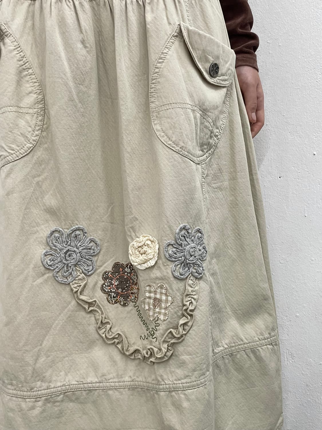 베이지 모리 자수 포켓 스커트 상품이미지3