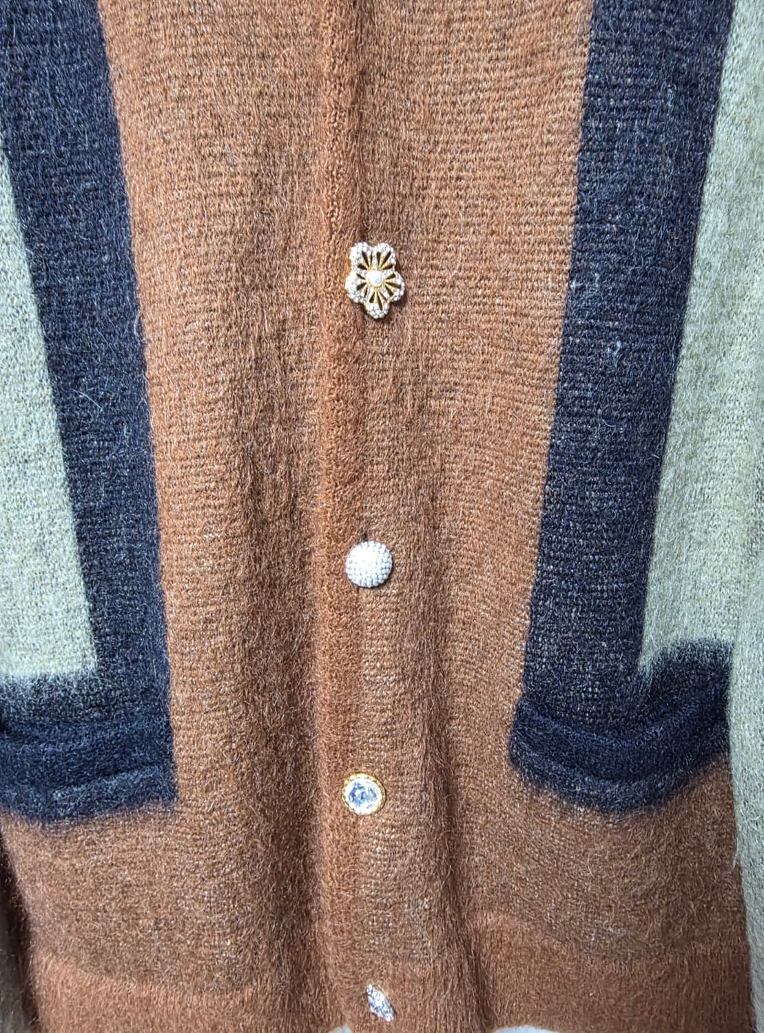 [뷔,홍지윤 착용] 23FW 셀린느 에디 슬리먼 브러쉬드 모헤어 M사이즈 상품이미지6