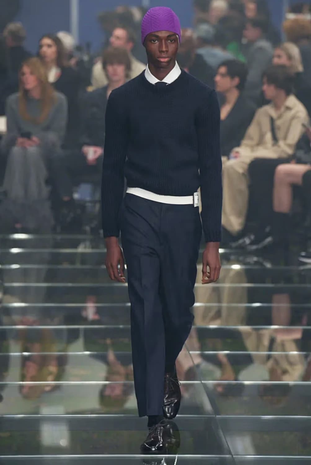 [52] 24fw 프라다 런웨이 네이비 니트 상품이미지1