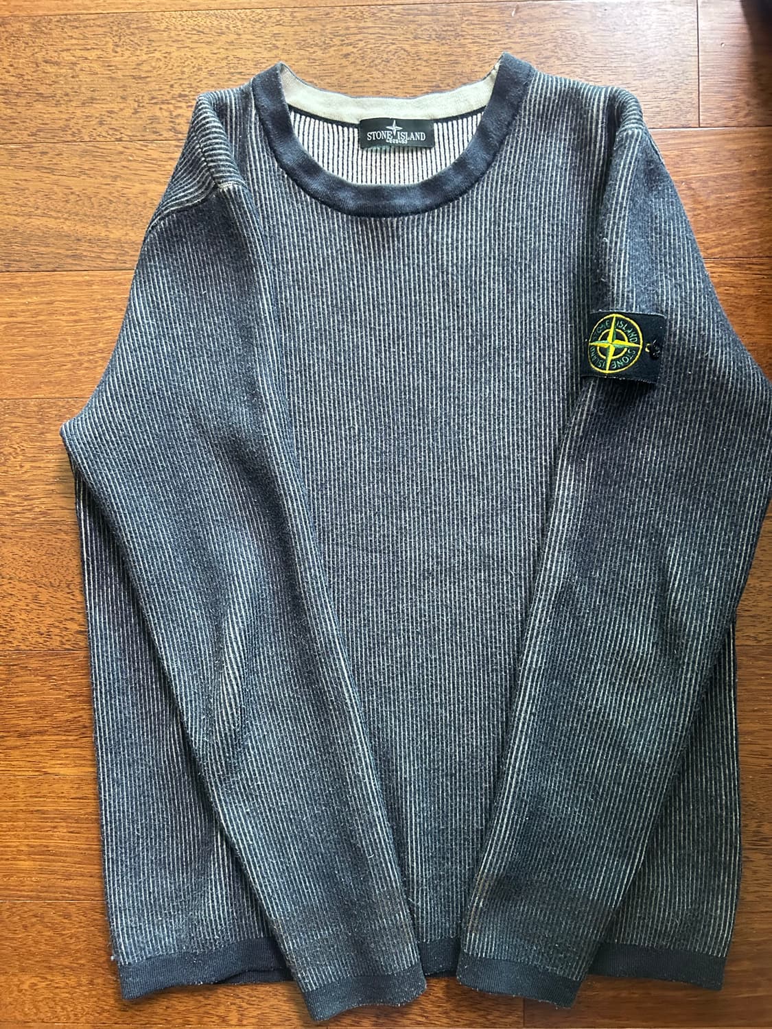 스톤 아일랜드 플리츠 니트 상품이미지1