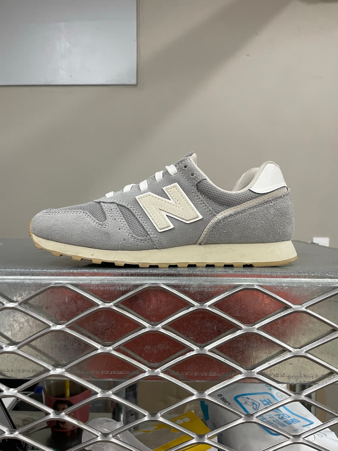 뉴발란스 373 그레이 화이트 250 상품이미지1