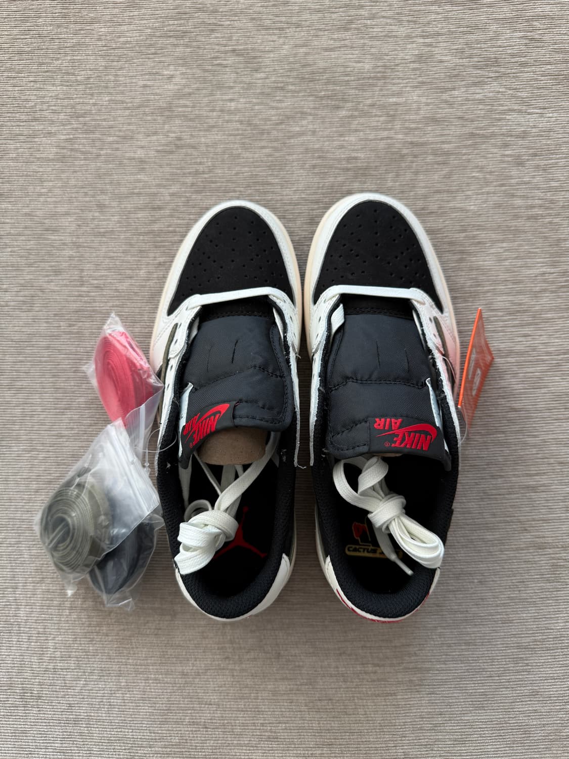 W230 조던 1 x 트래비스 스캇 레트로 로우 OG SP 미디움 올리브 상품이미지3