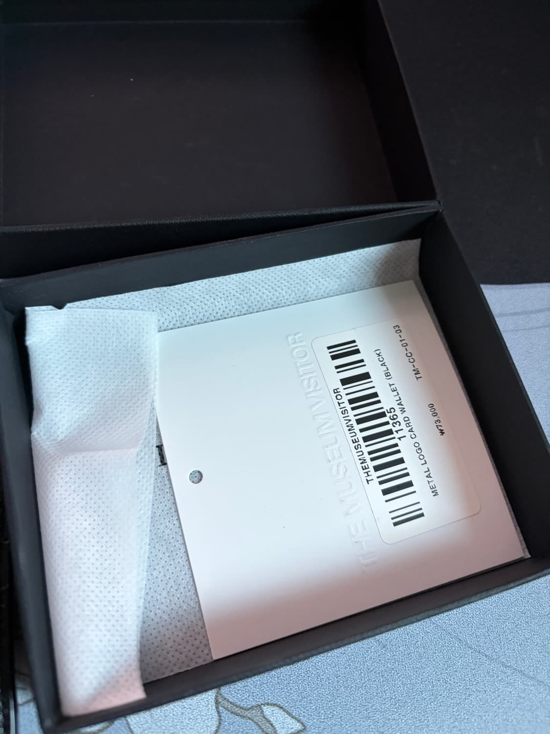 더뮤지엄비지터 블랙 카드지갑 상품이미지2