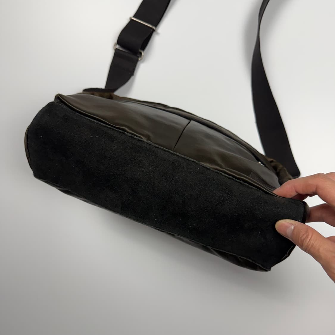 요시다포터 페이드 숄더백 다크브라운 상품이미지5