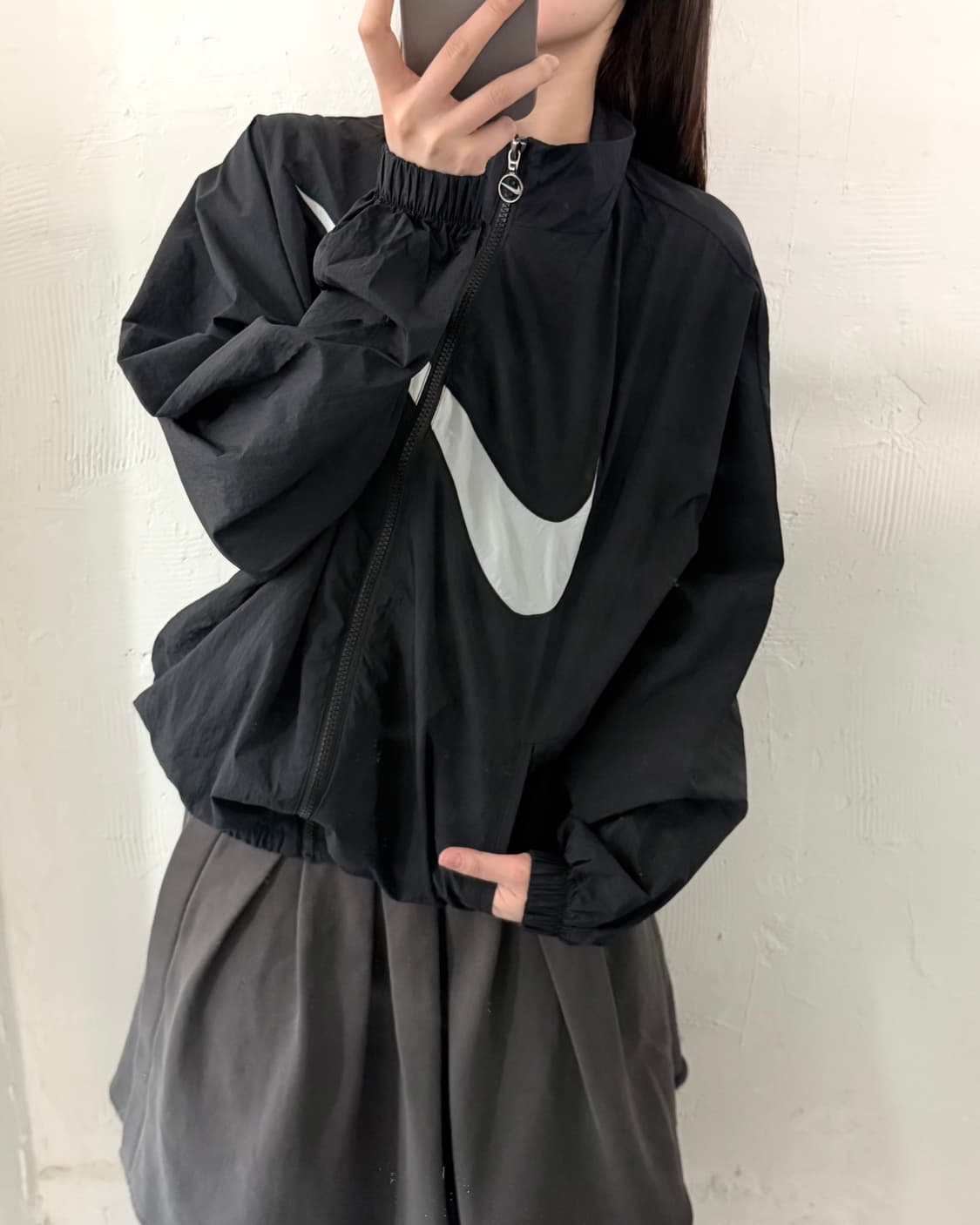 Nike 나이키 미드 스우시 블랙 컬러 우븐 바람막이 자켓 상품이미지1