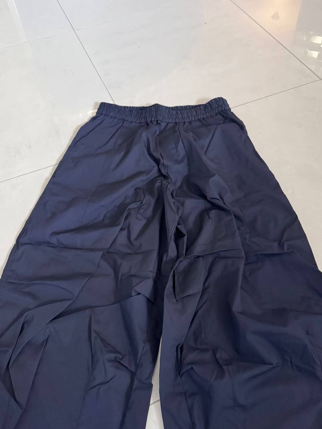 LIGHTWEIGHT BARREL EASY PANTS 상품이미지2