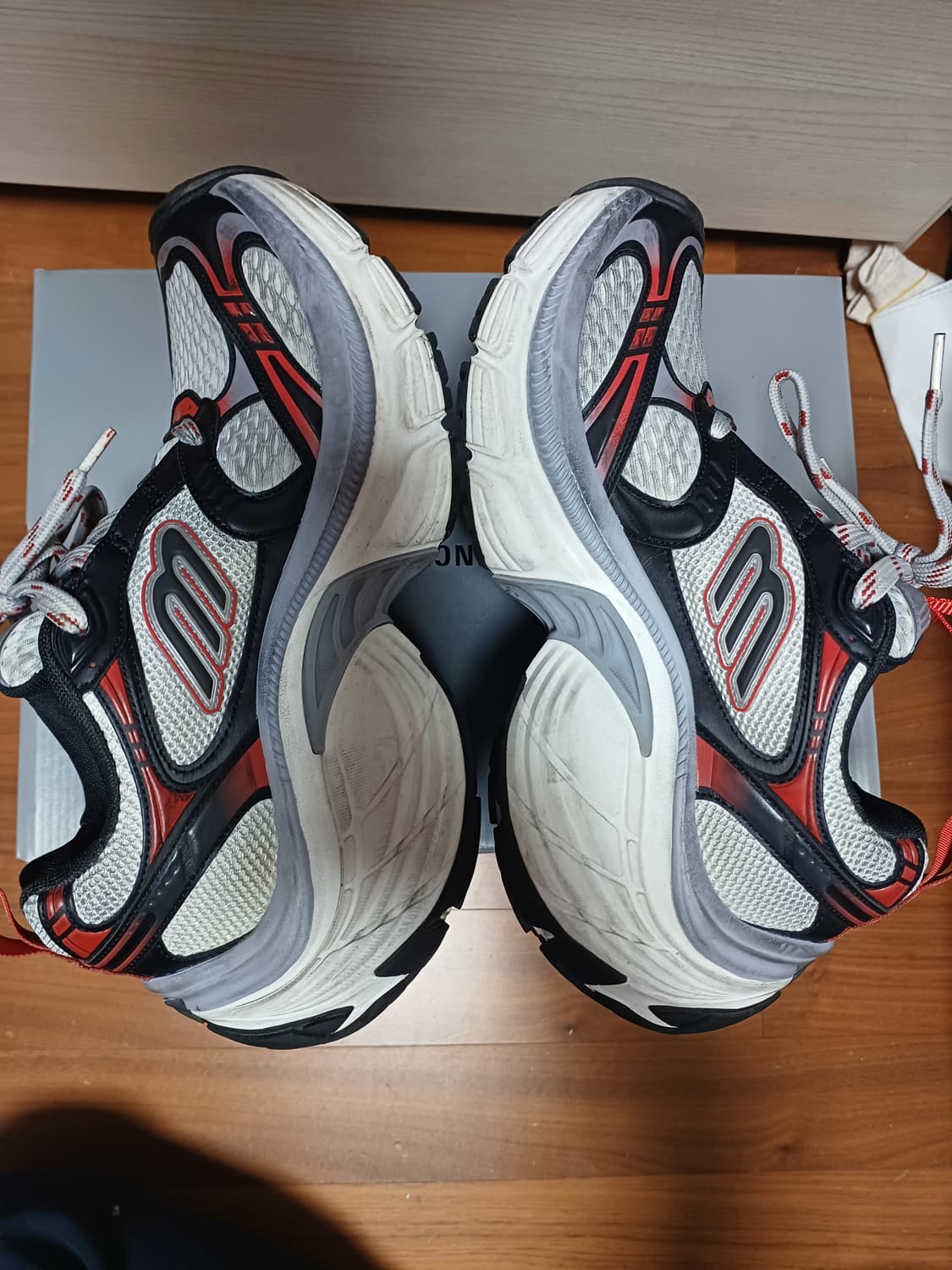 [41] 발렌시아가 10xl 스니커즈 그레이 레드 화이트 상품이미지4