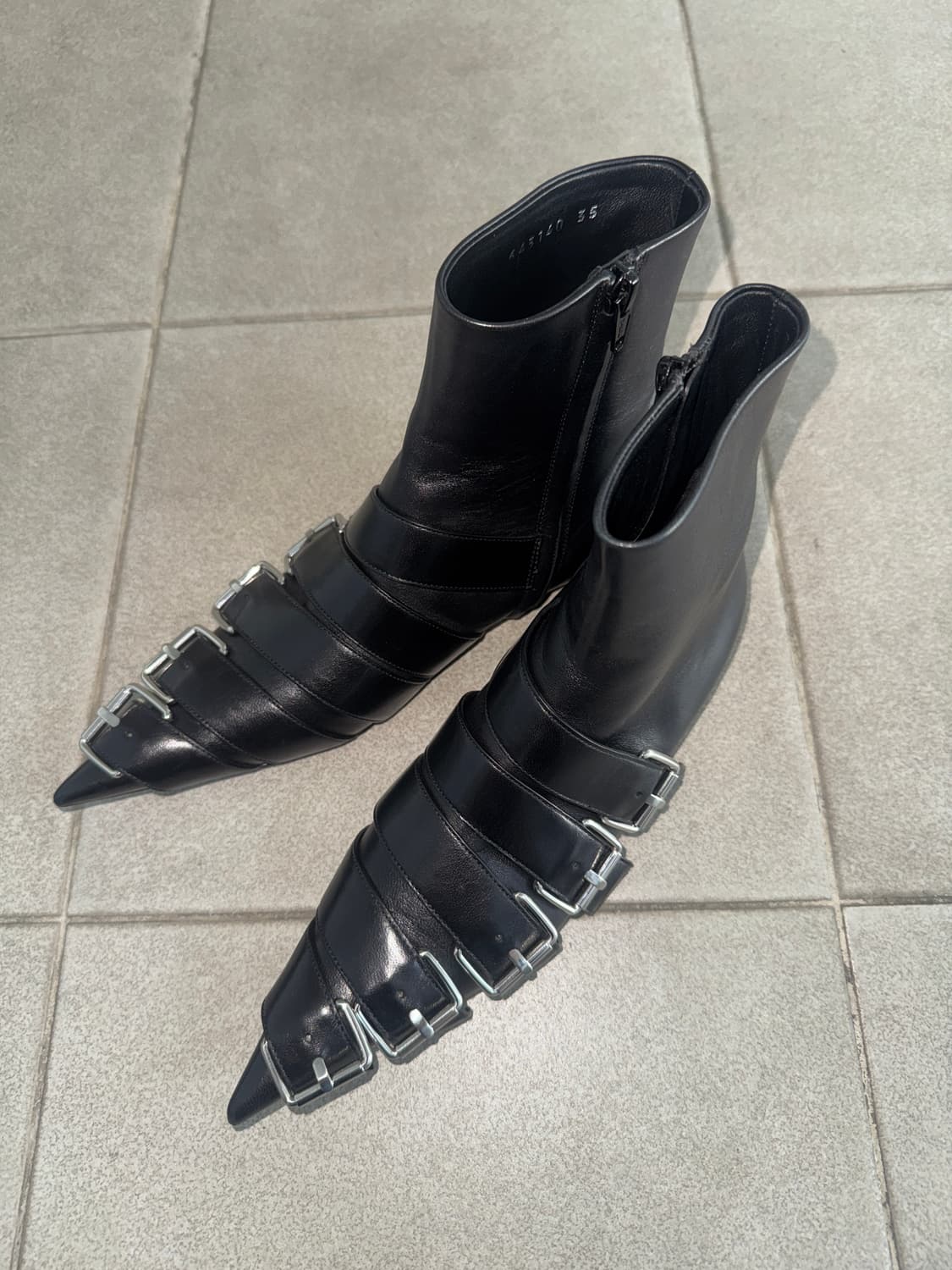 발렌시아가 플랫 나이프 버클 부츠 상품이미지1