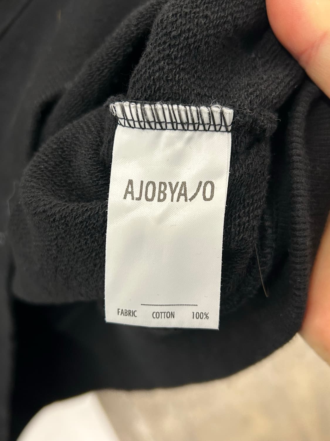 AJOBYAJO 블랙 후드티 상품이미지3