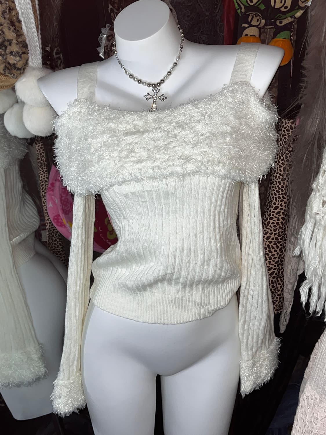 y2k 히메갸루 오프숄더 퍼 니트탑 상품이미지1