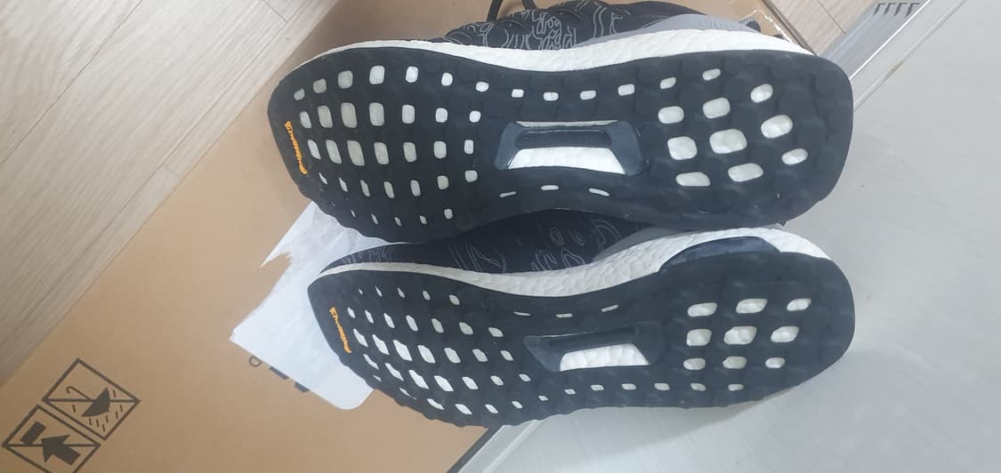 아디다스 x 언더핏 울트라부스트 상품이미지3